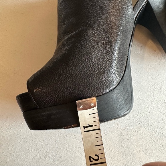 Pelle Moda Peep Toe Platform Heels Elastic Criss Cross Straps Black Size 8.5 - Picture 11 of 11